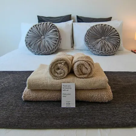 Phaedrus Living: Seaside Luxury Flat Lighthouse 66 דירה