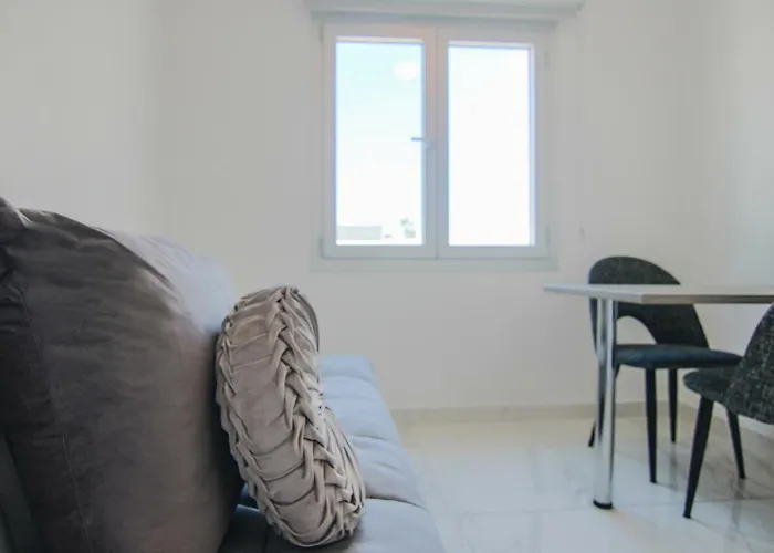 Phaedrus Living: Seaside Luxury Flat Lighthouse 66 * パ フォス